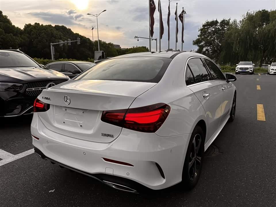 Mercedes-Benz Class A Mercedes-Benz Class A