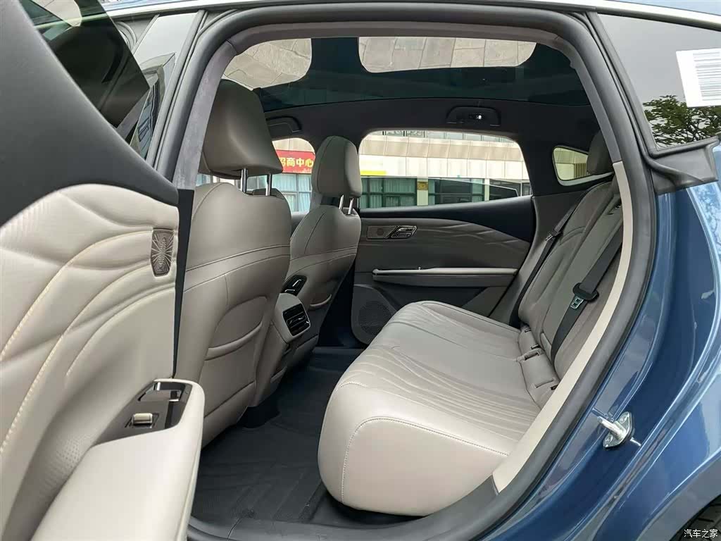 Geely 8, 2025 17