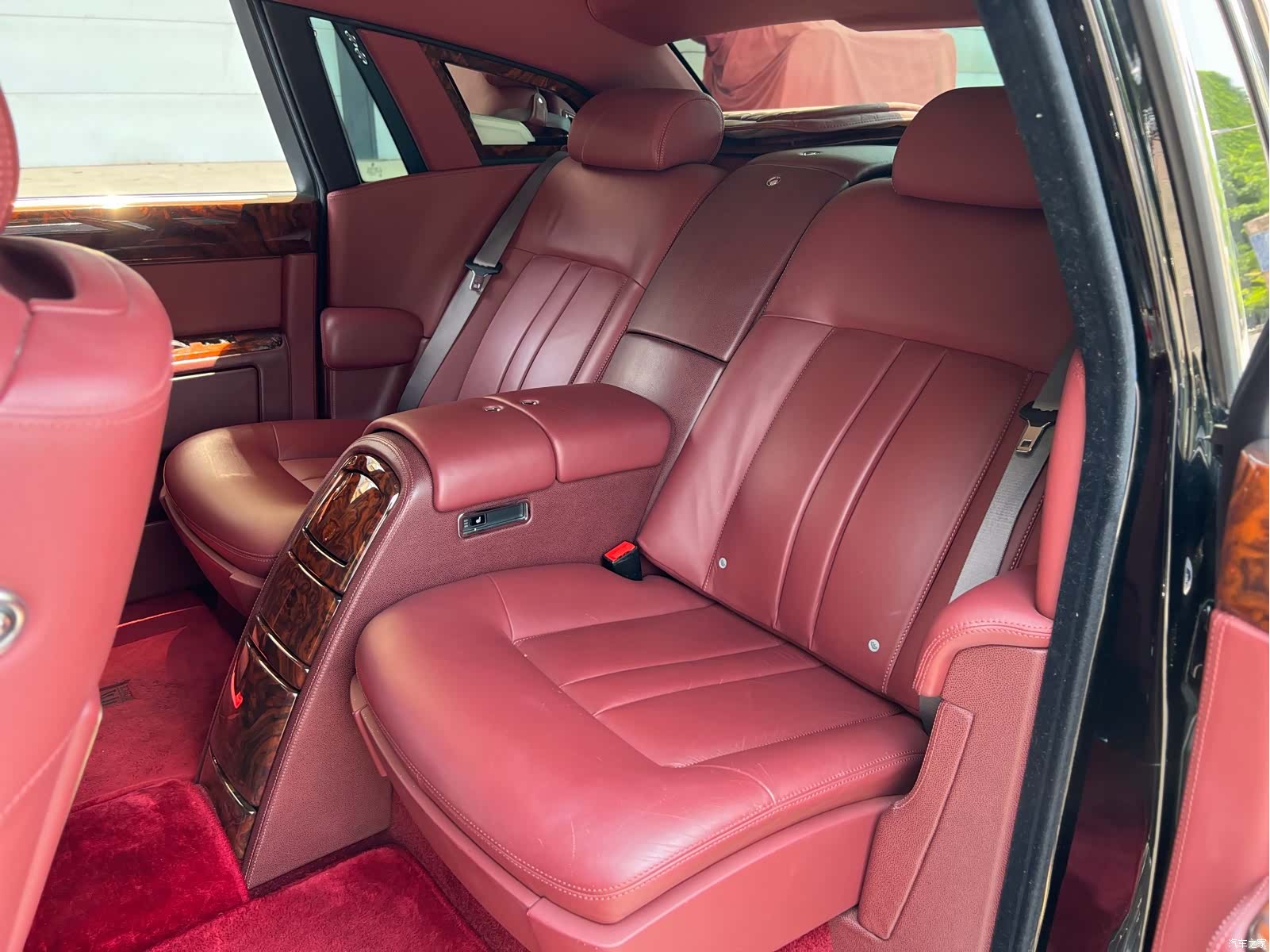 Rolls-Royce Phantom, 2015 15