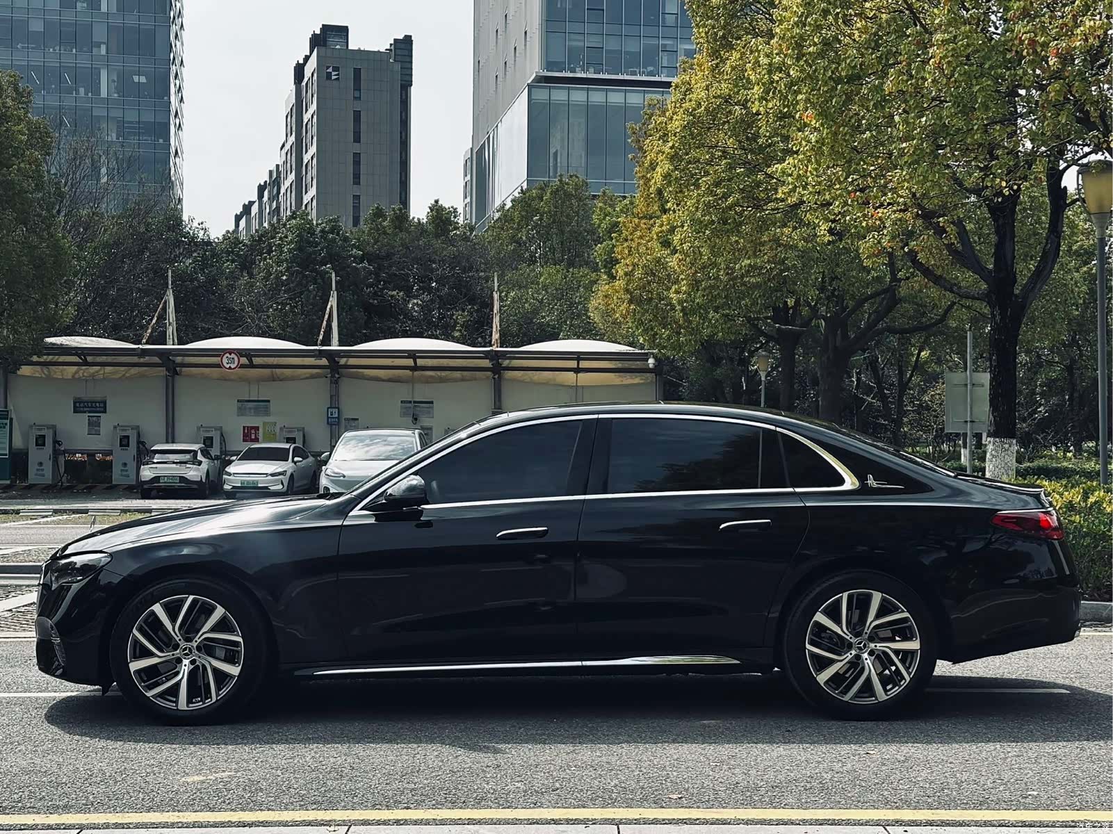 Mercedes-Benz E-Class, 2025 3