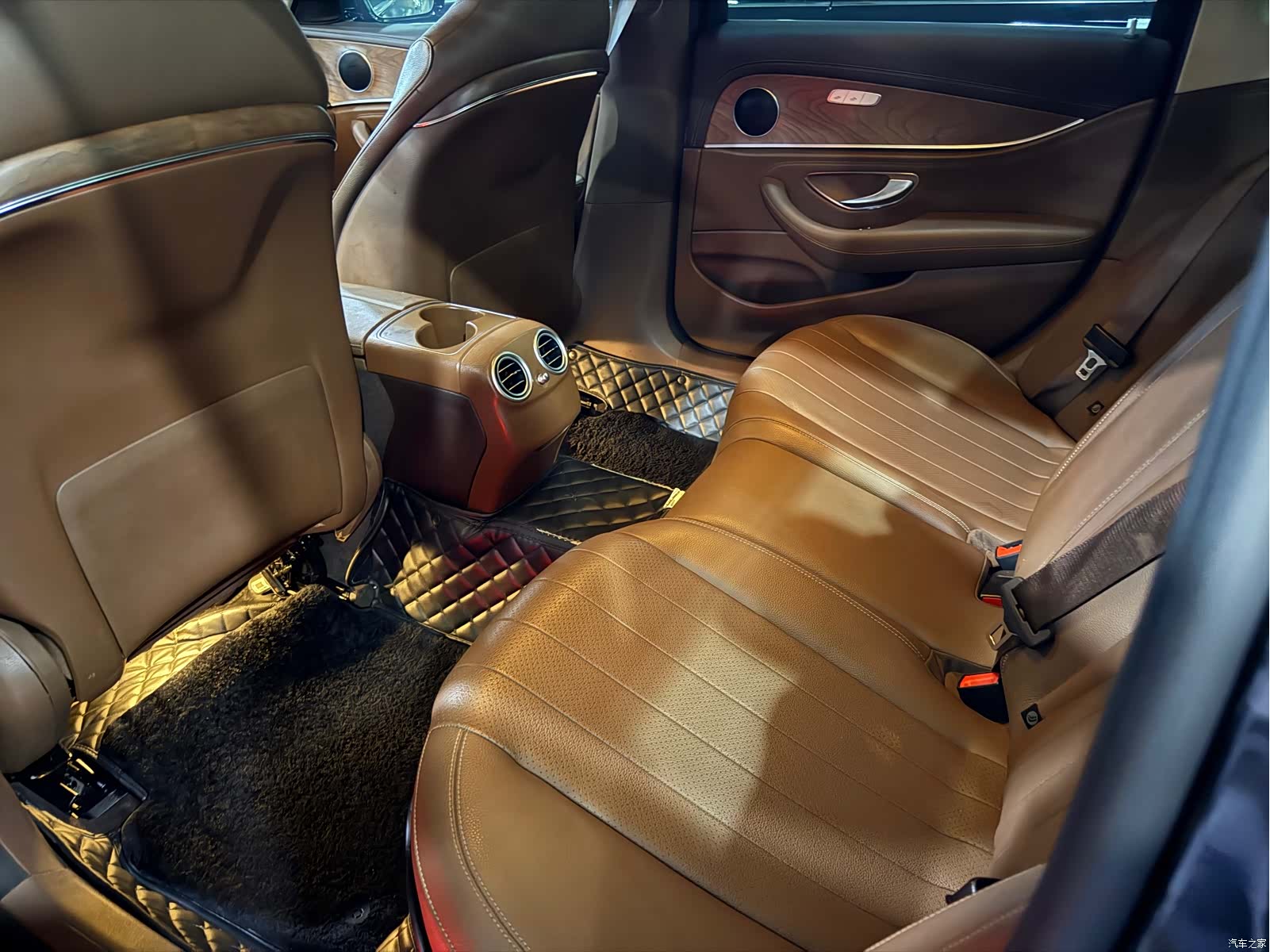 Mercedes-Benz E-Class, 2019 9