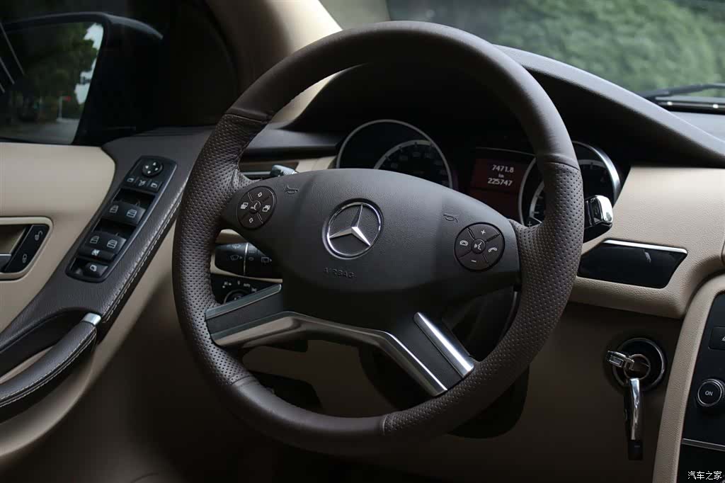 Mercedes-Benz R-Class, 2016 13