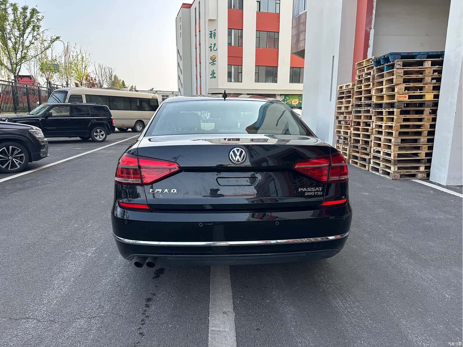 Volkswagen Passat, 2019 все фото