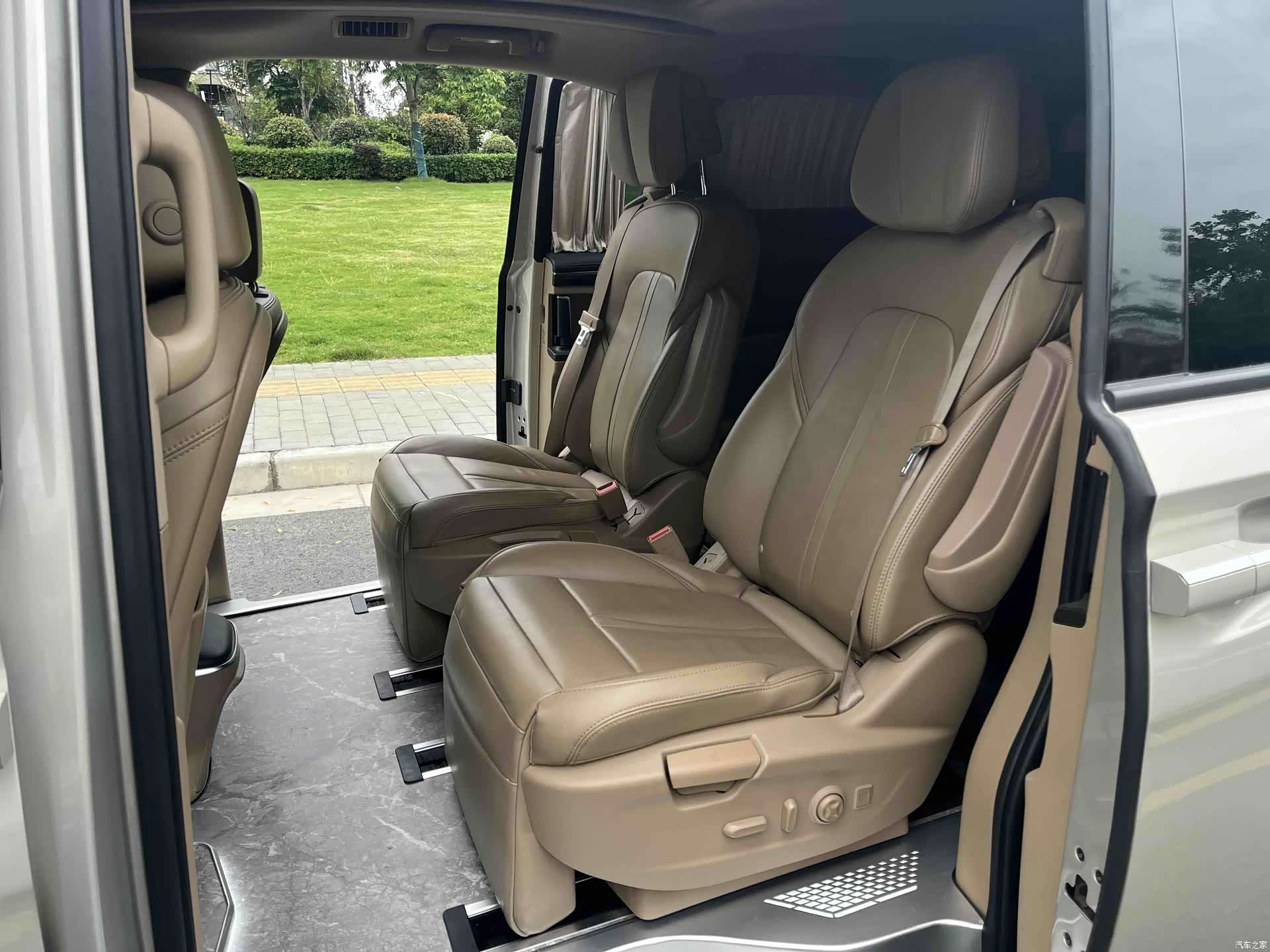 Buick GL8, 2018 10