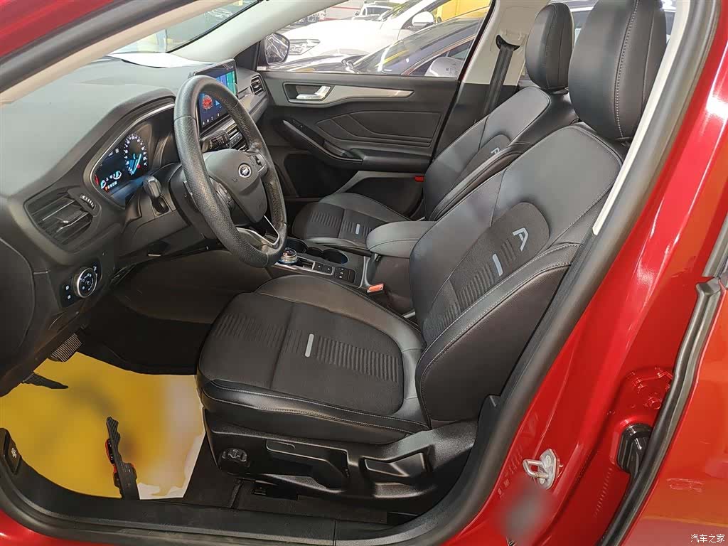 Ford Focus, 2020 11