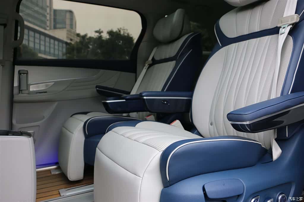 Roewe iMAX8, 2021 16