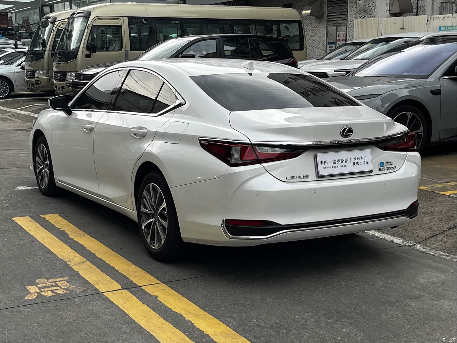Lexus ES, 2023 8