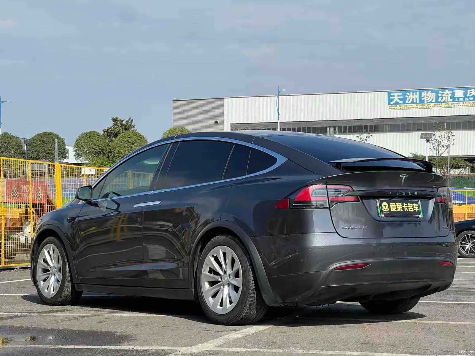 Tesla Model X, 2017 3