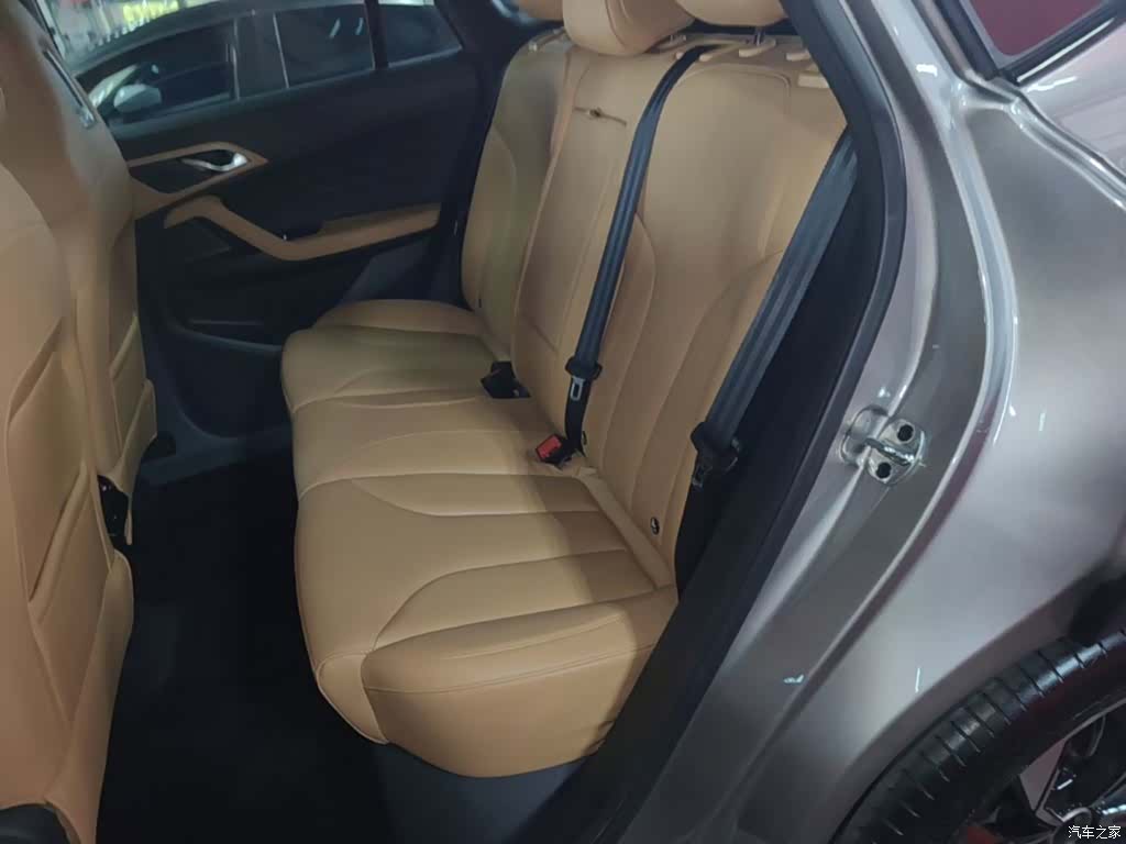 Roewe RX5, 2023 13