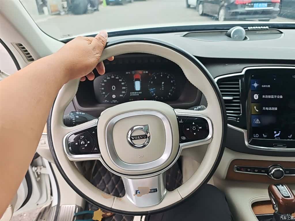 Volvo XC90, 2015 11