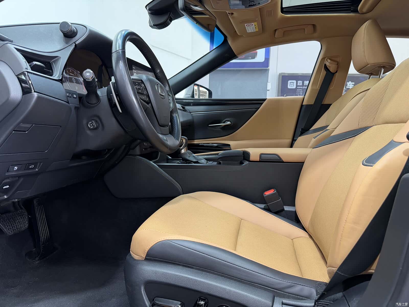 Lexus ES, 2022 4