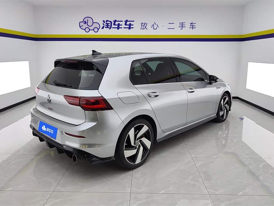 Volkswagen Golf GTI