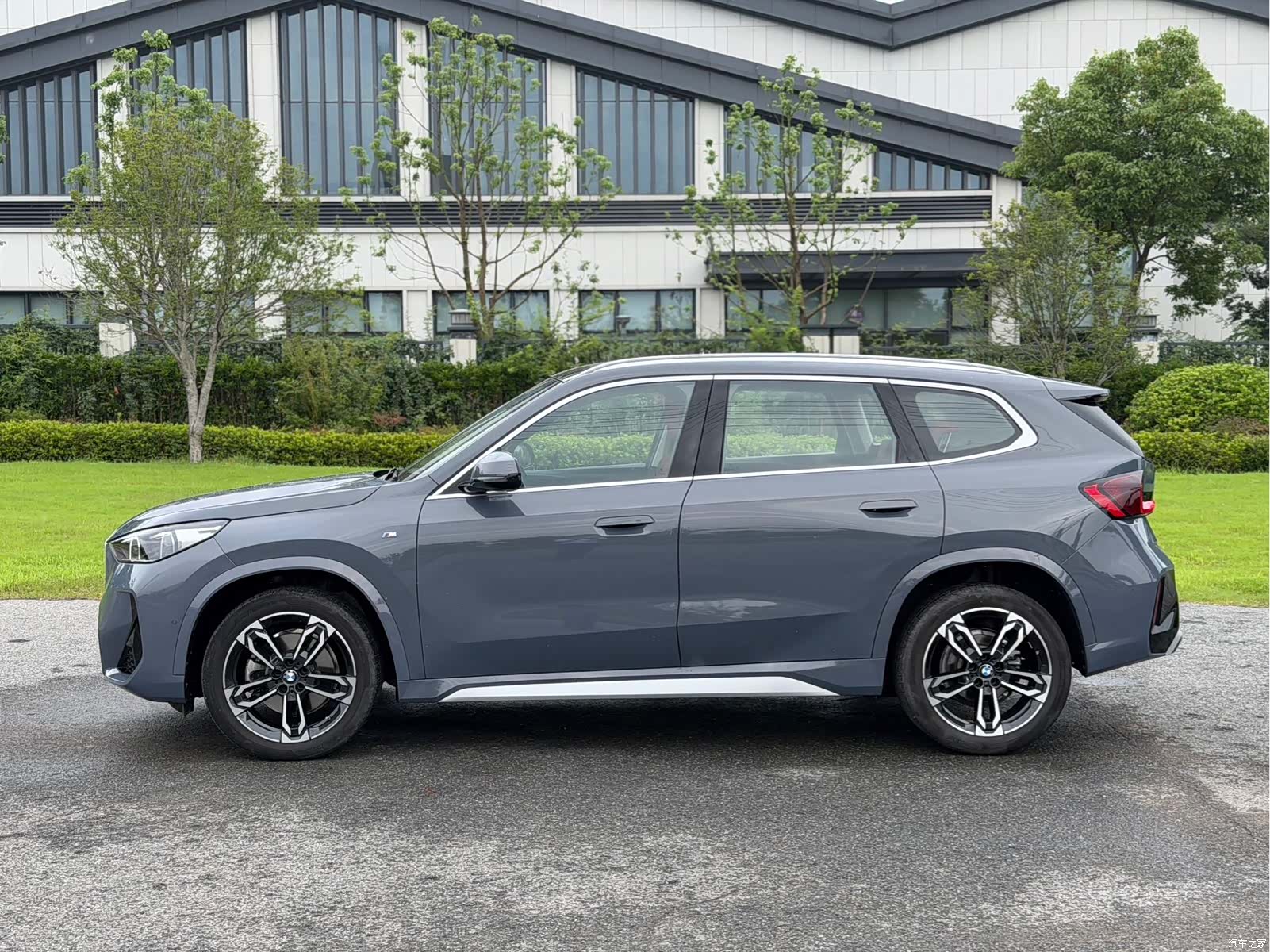 BMW X1, 2024 все фото