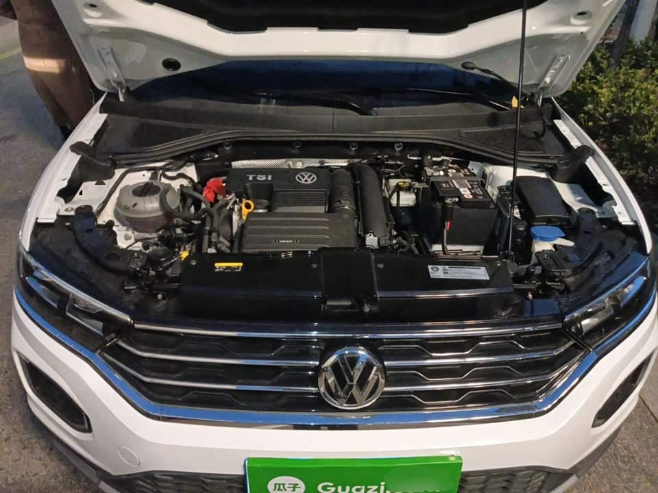 Volkswagen T-ROC exploring Songs