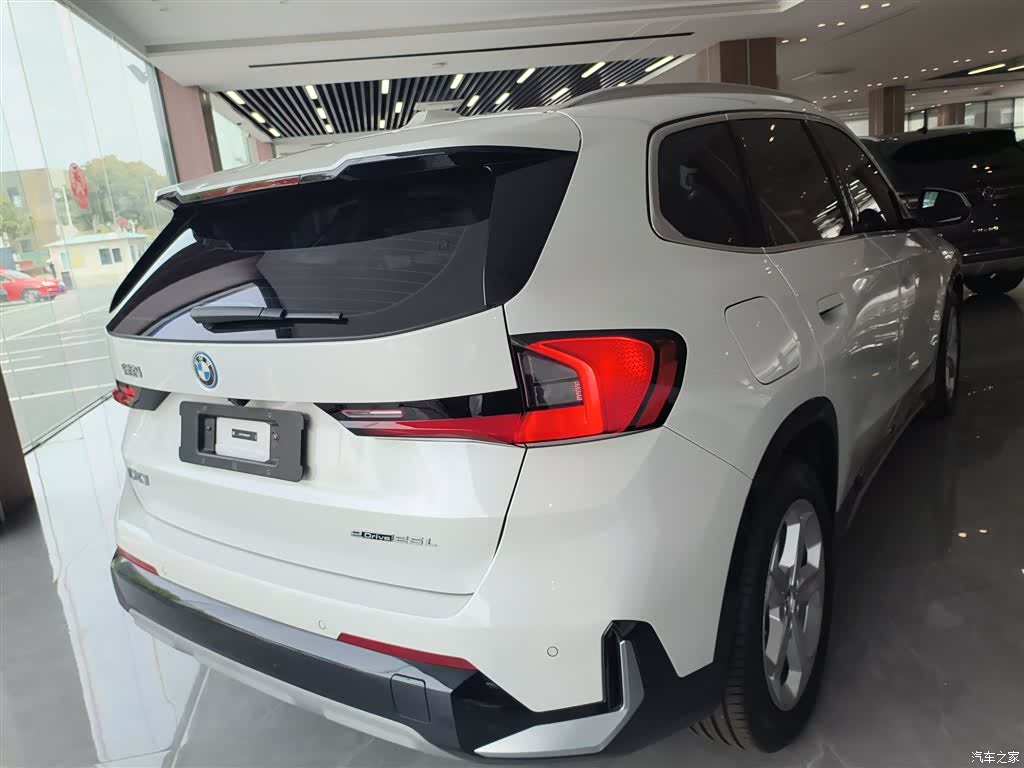 BMW iX1, 2024 7