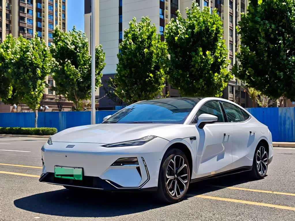 Geely Galaxy E8