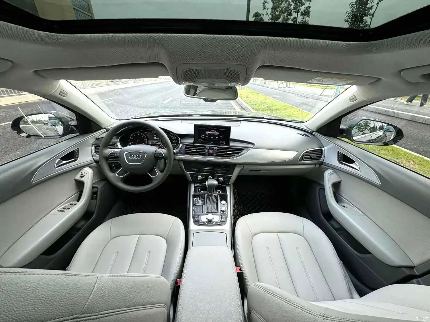 Audi A6L, 2012 4