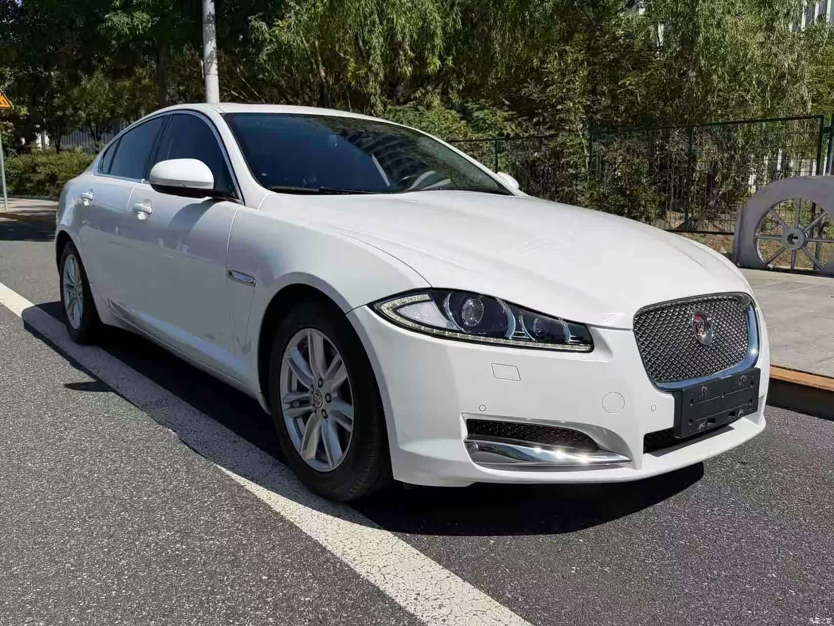 Jaguar XF, 2015 1