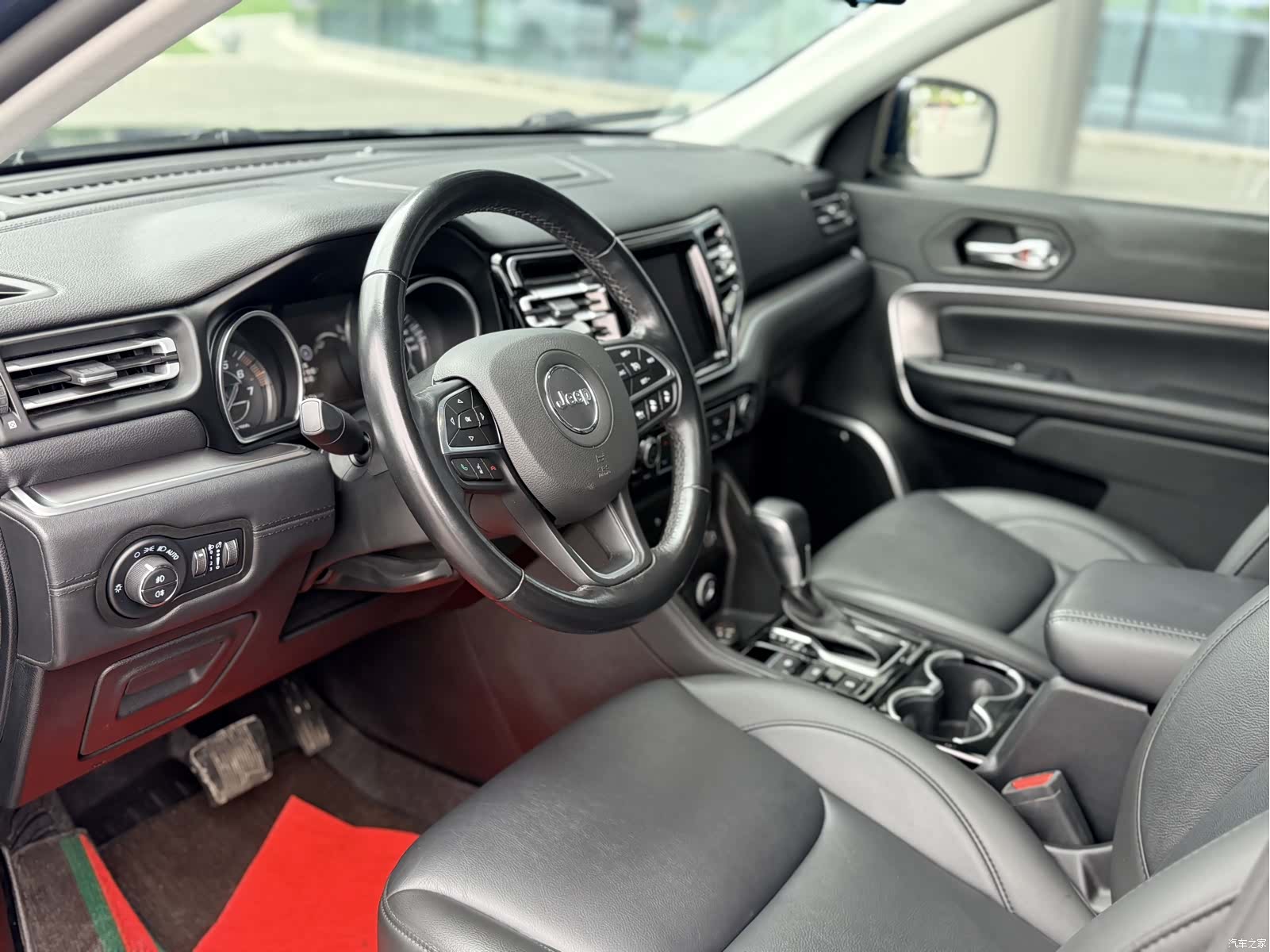 Jeep Grand Commander, 2022 13