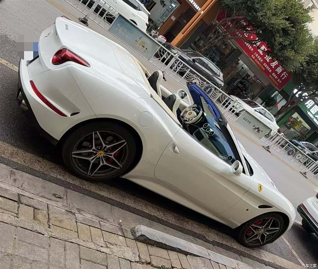 Ferrari California, 2015 10