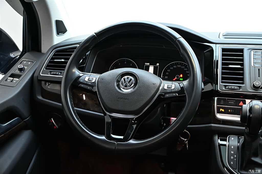 Volkswagen 7, 2020 14