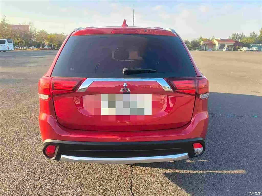 Mitsubishi Outlander, 2017 все фото