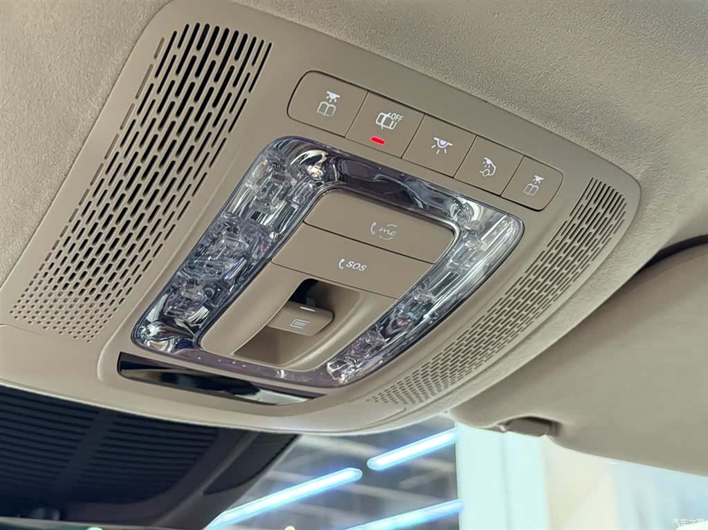 Maybach GLS, 2025 10