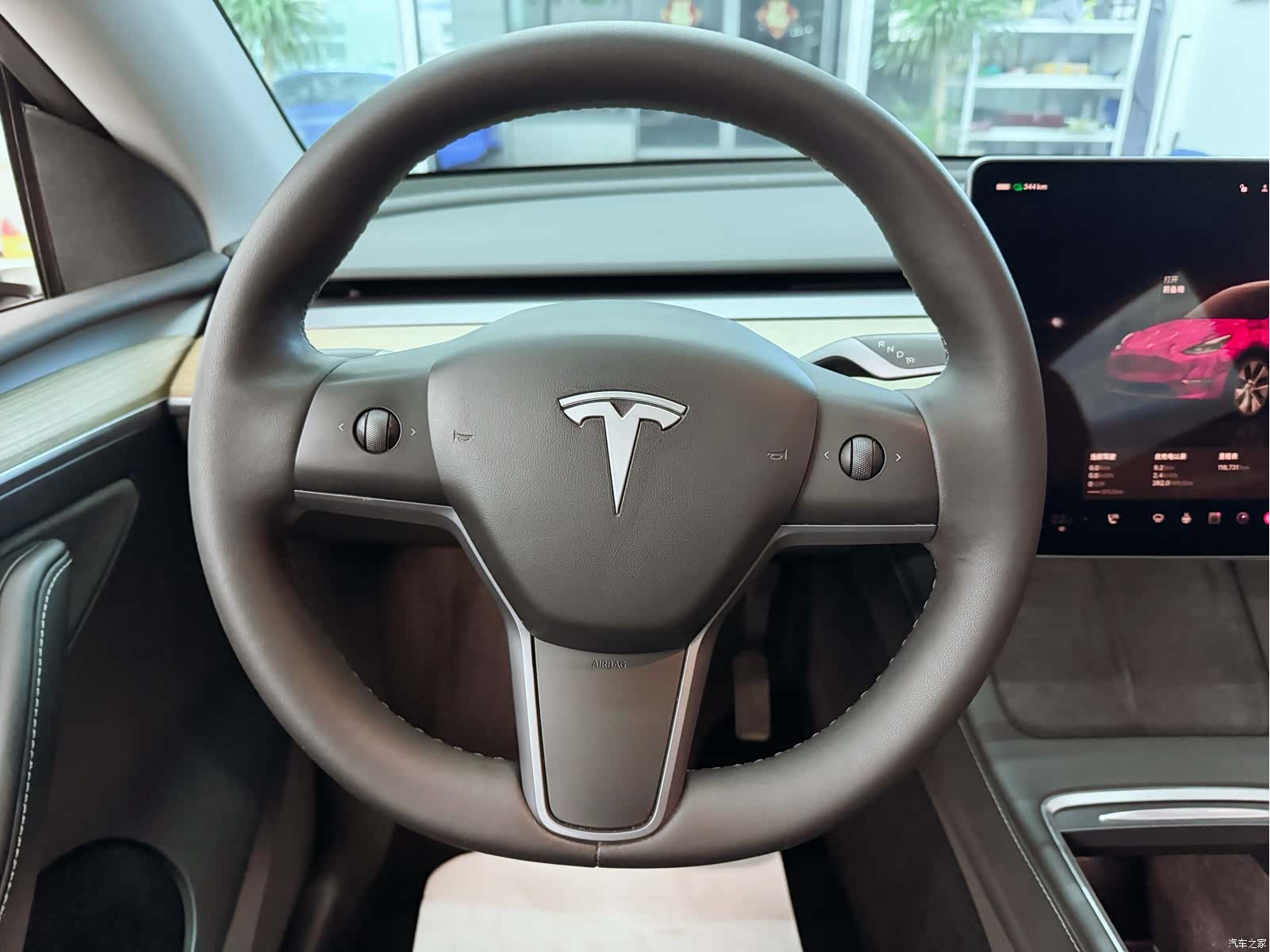 Tesla Model Y, 2023 12