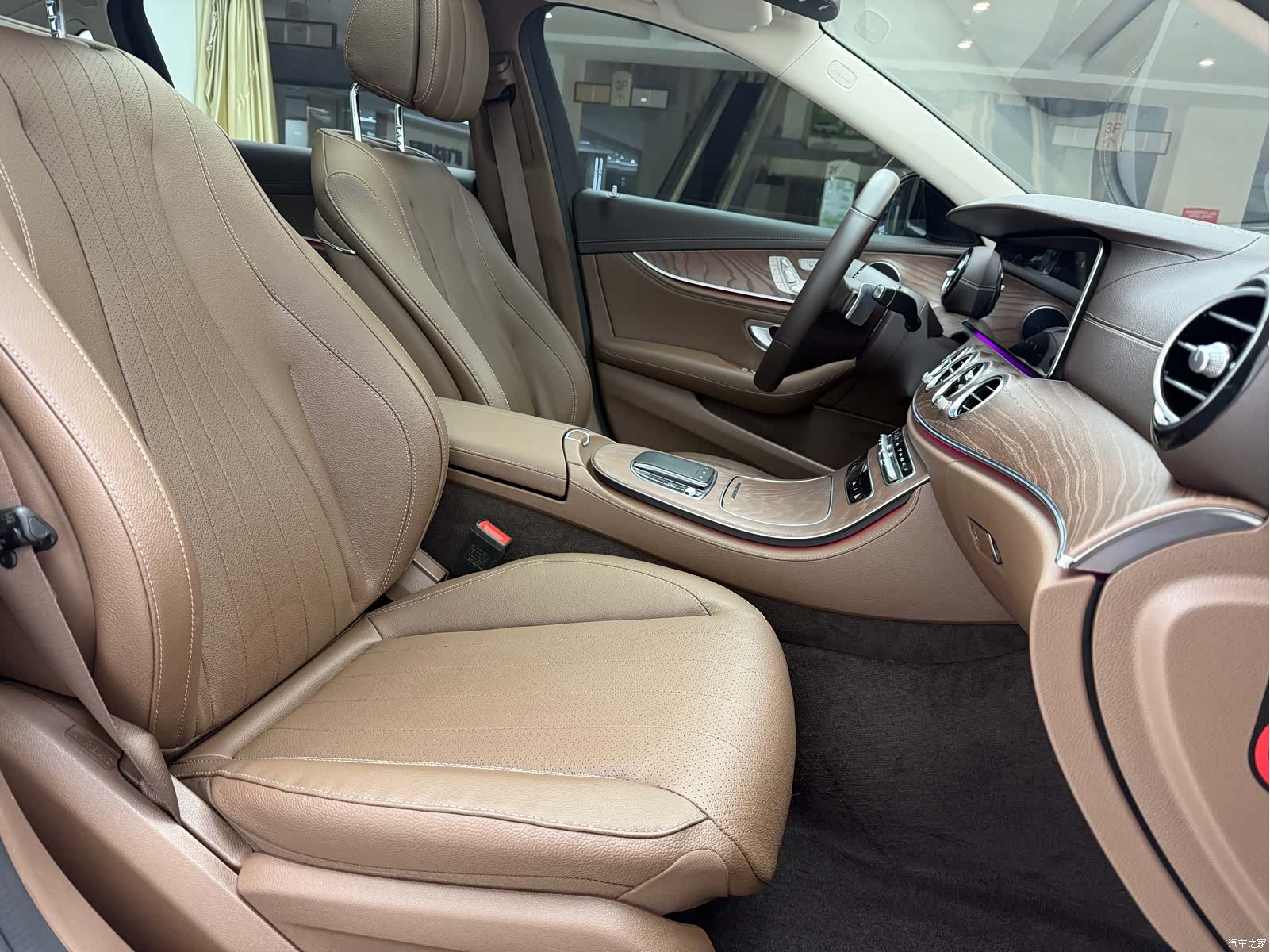 Mercedes-Benz E-Class, 2023 17