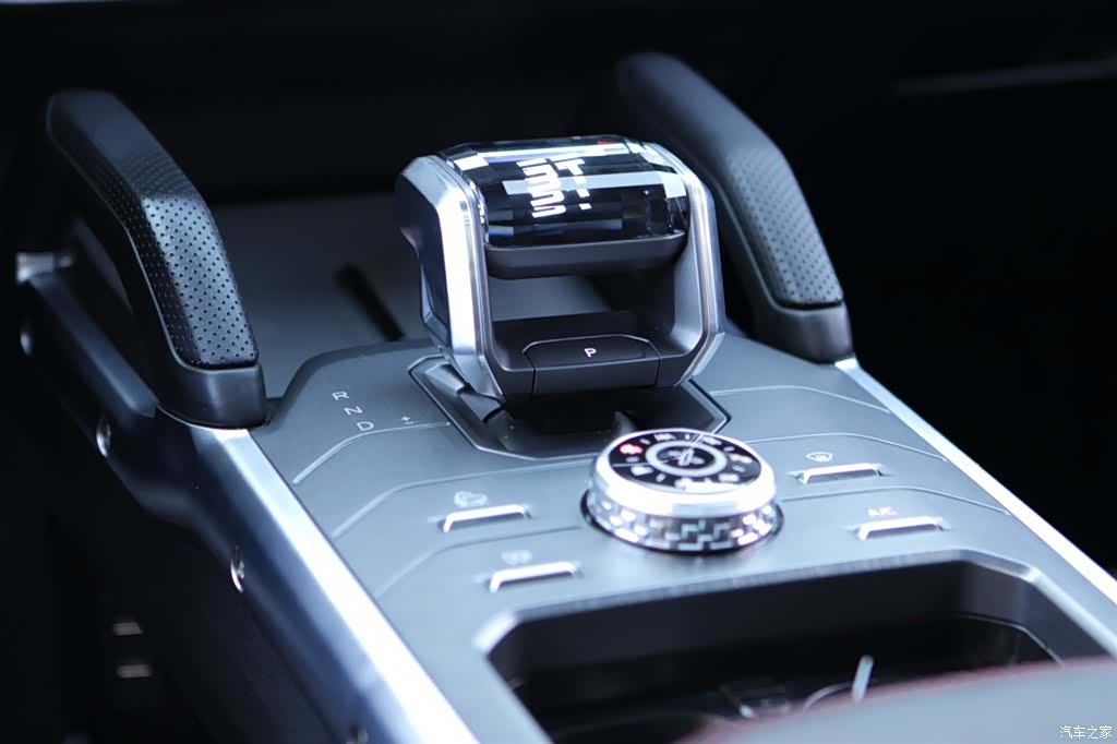 Jetour Traveller, 2025 16