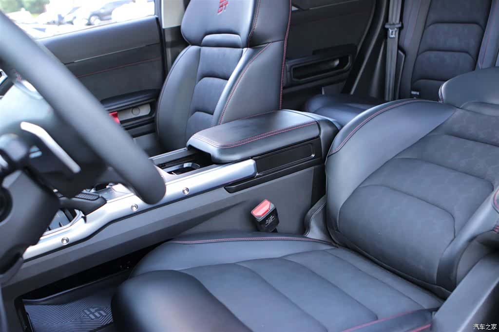 Jetour Traveller, 2025 19
