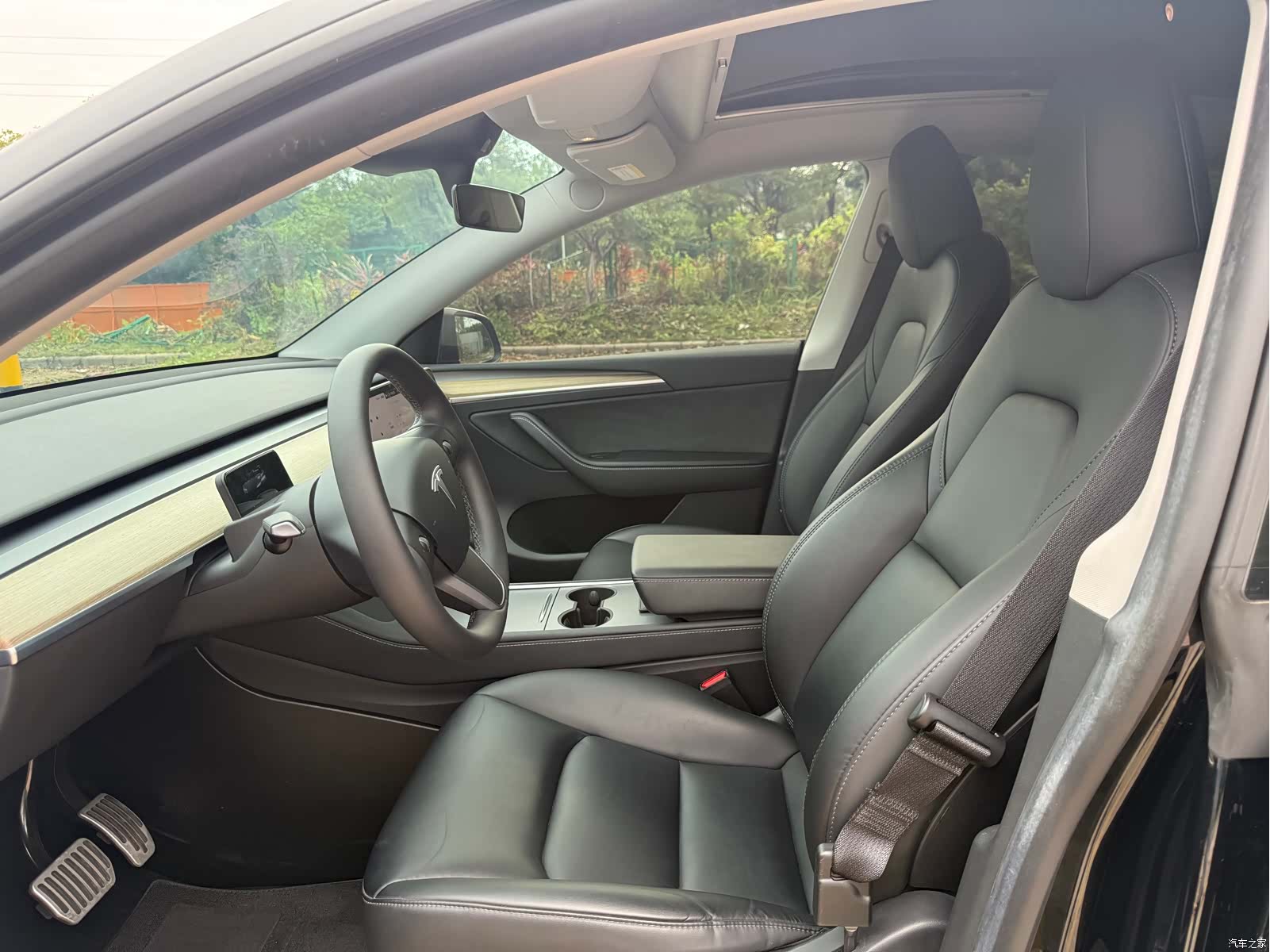 Tesla Model Y, 2023 все фото