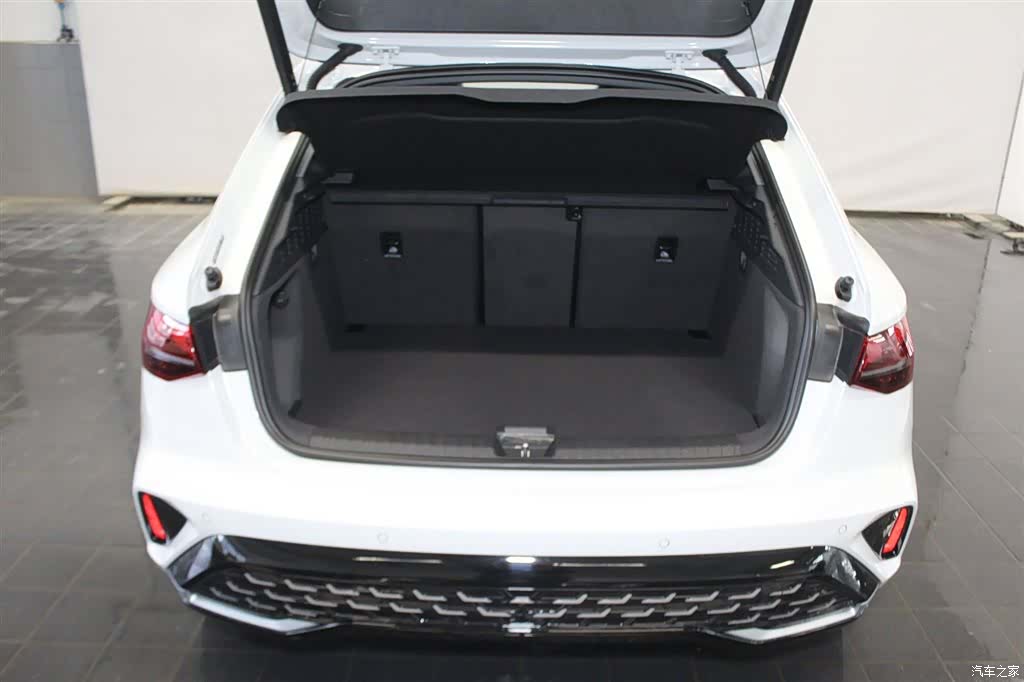 Audi Flying Spur, 2026 7