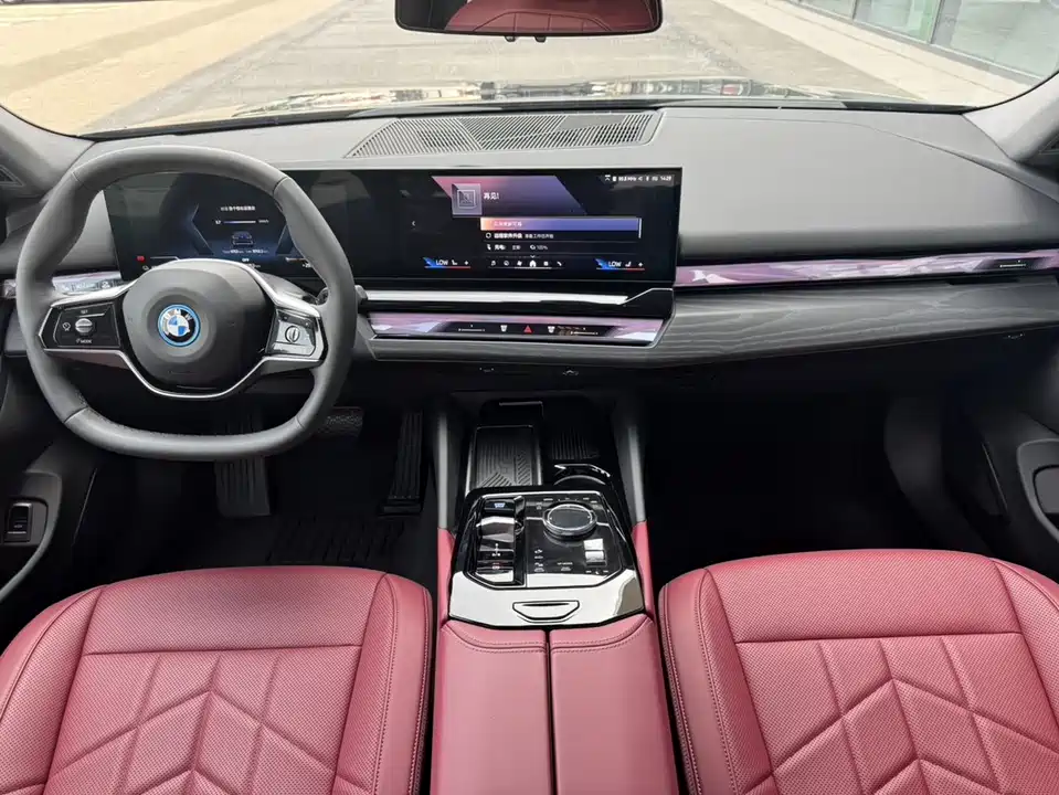 BMW i5