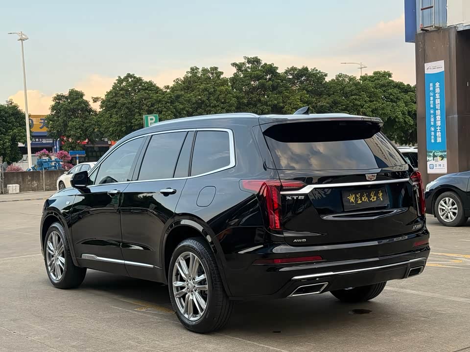 Cadillac XT6