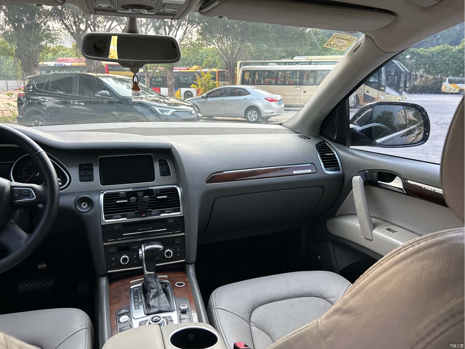 Audi Q7, 2011 19