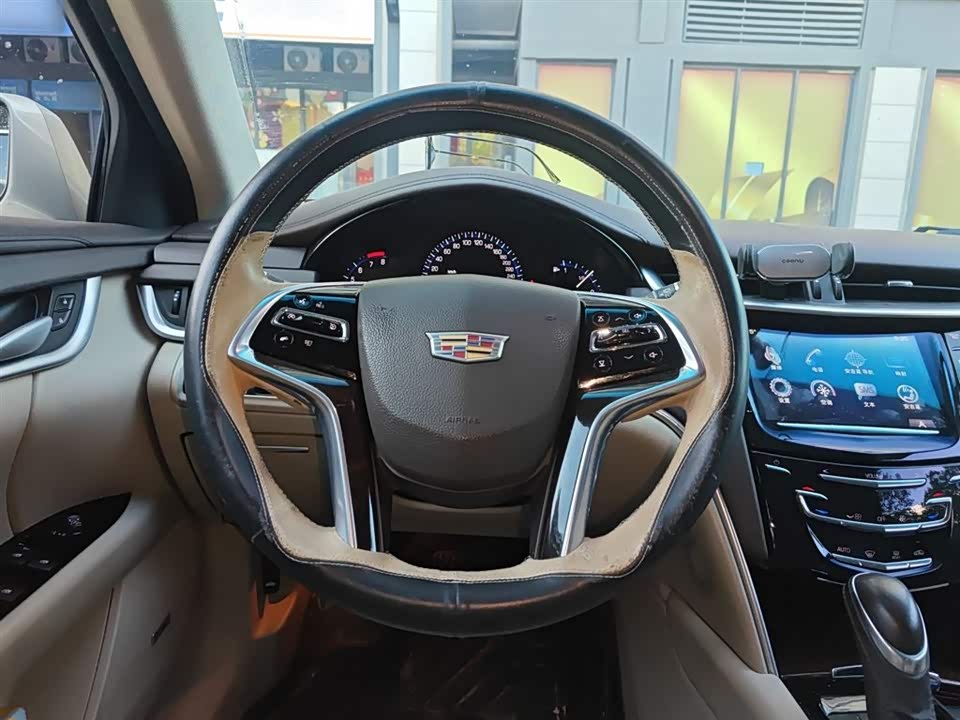 Cadillac XTS