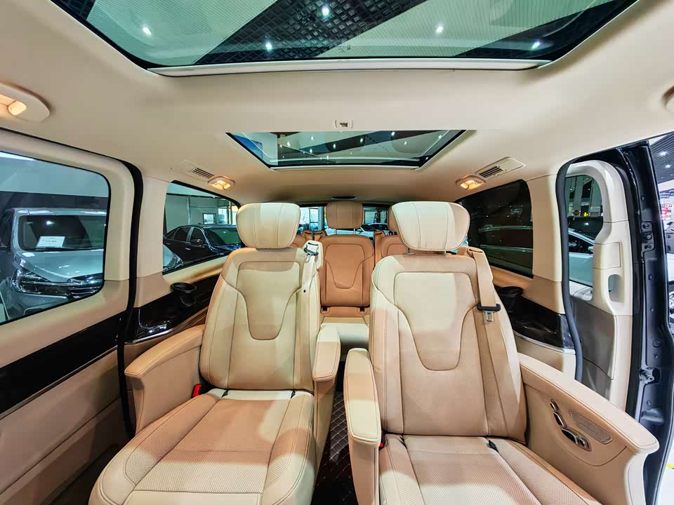 Mercedes-Benz V-class