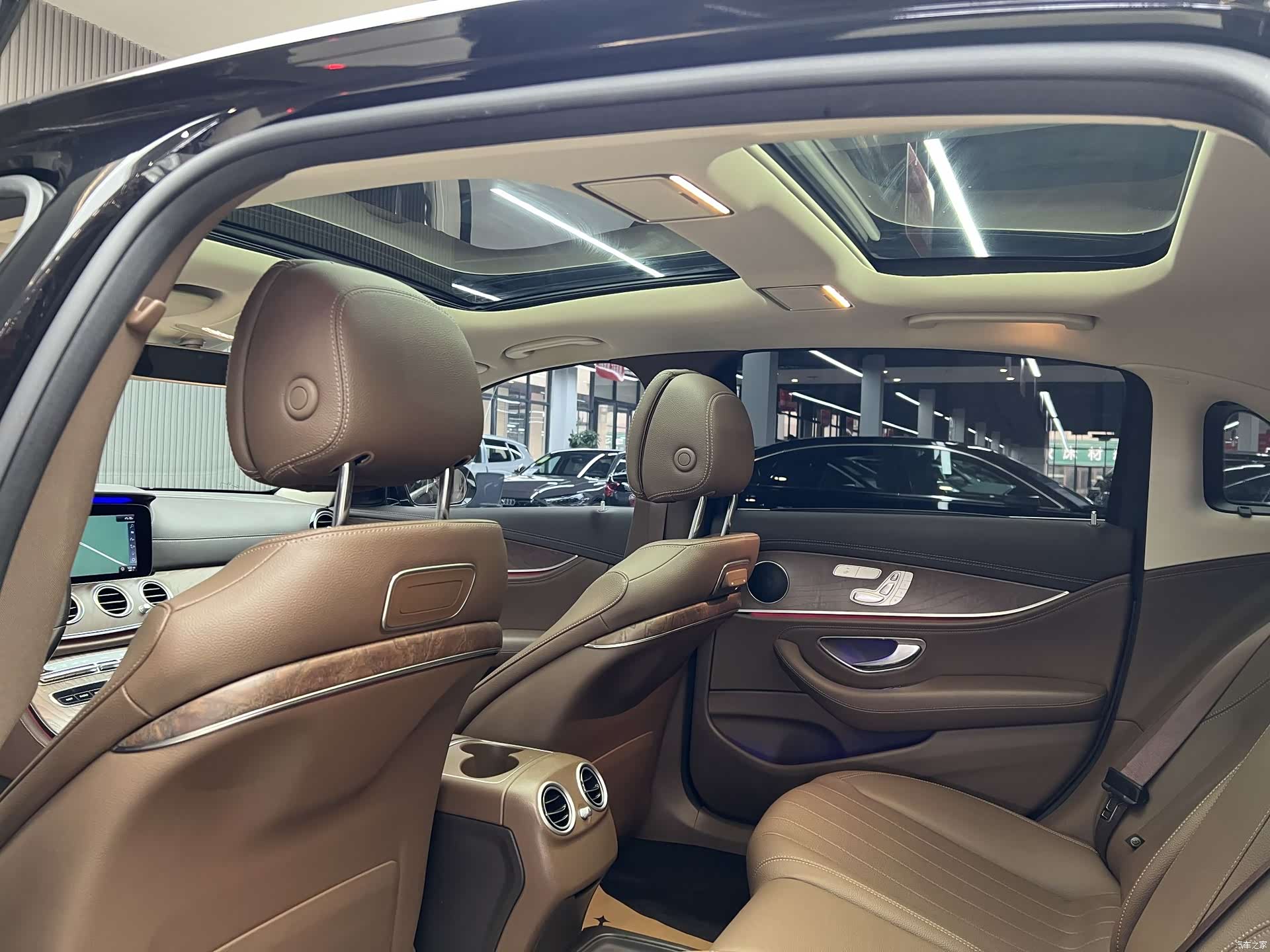 Mercedes-Benz E-Class, 2019 14