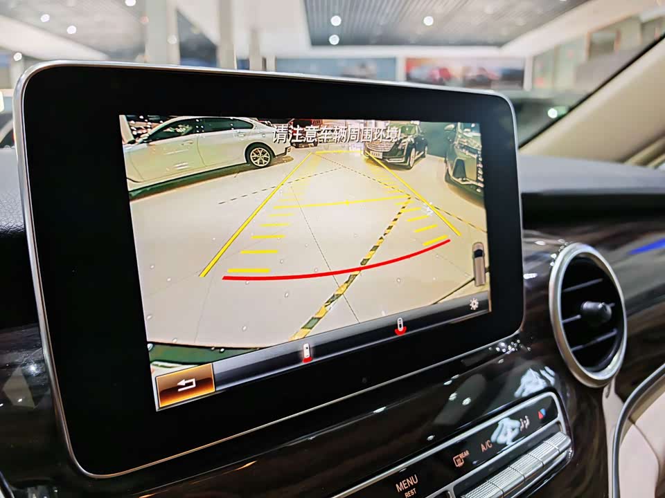 Mercedes-Benz V-class