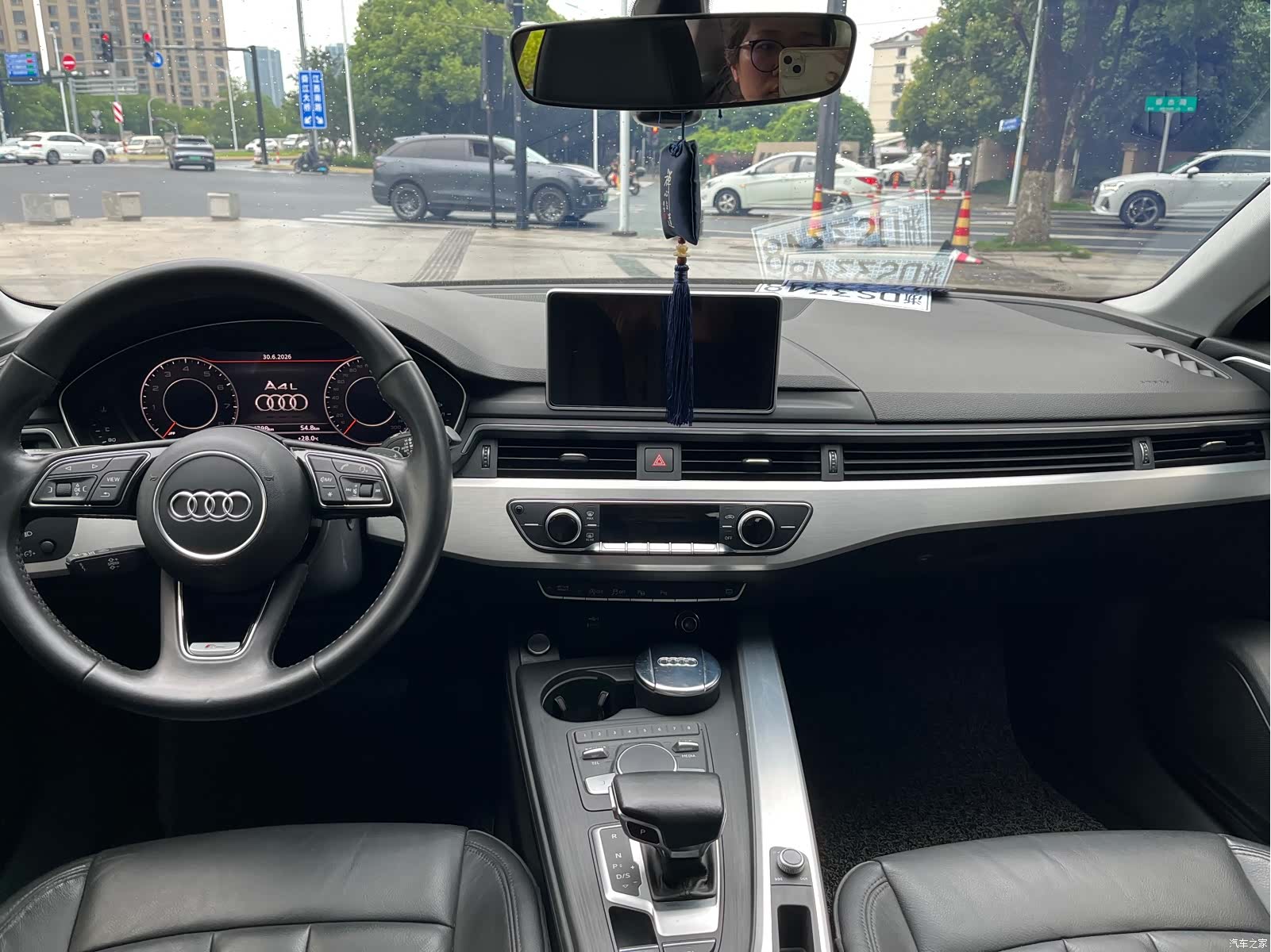 Audi A4L, 2018 6