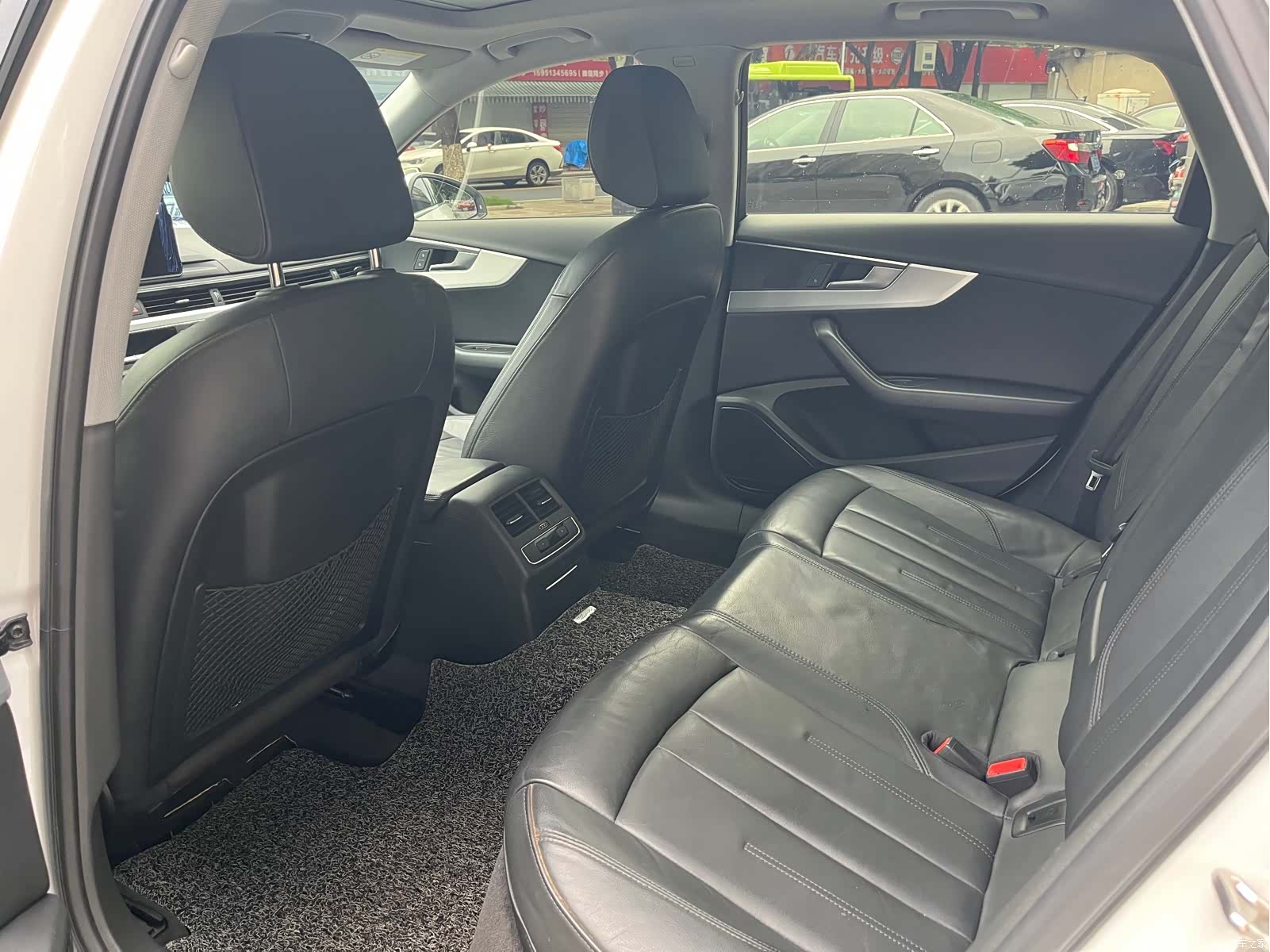 Audi A4L, 2018 все фото