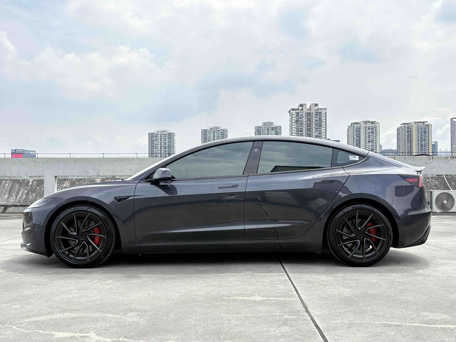 Tesla Model 3, 2025 4
