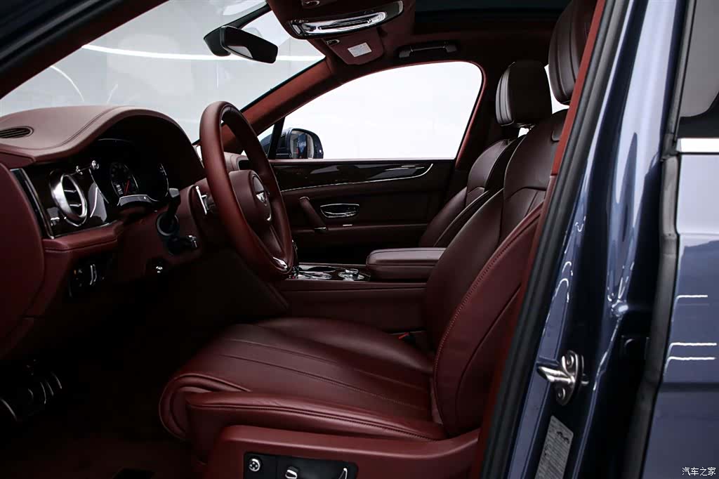Bentley Bentayga, 2019 12