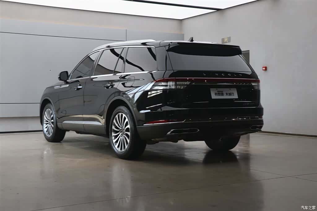 Lincoln Aviator, 2023 32