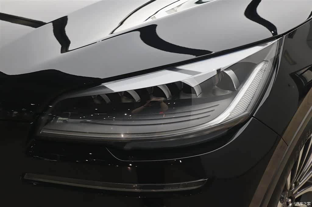 Lincoln Aviator, 2023 26