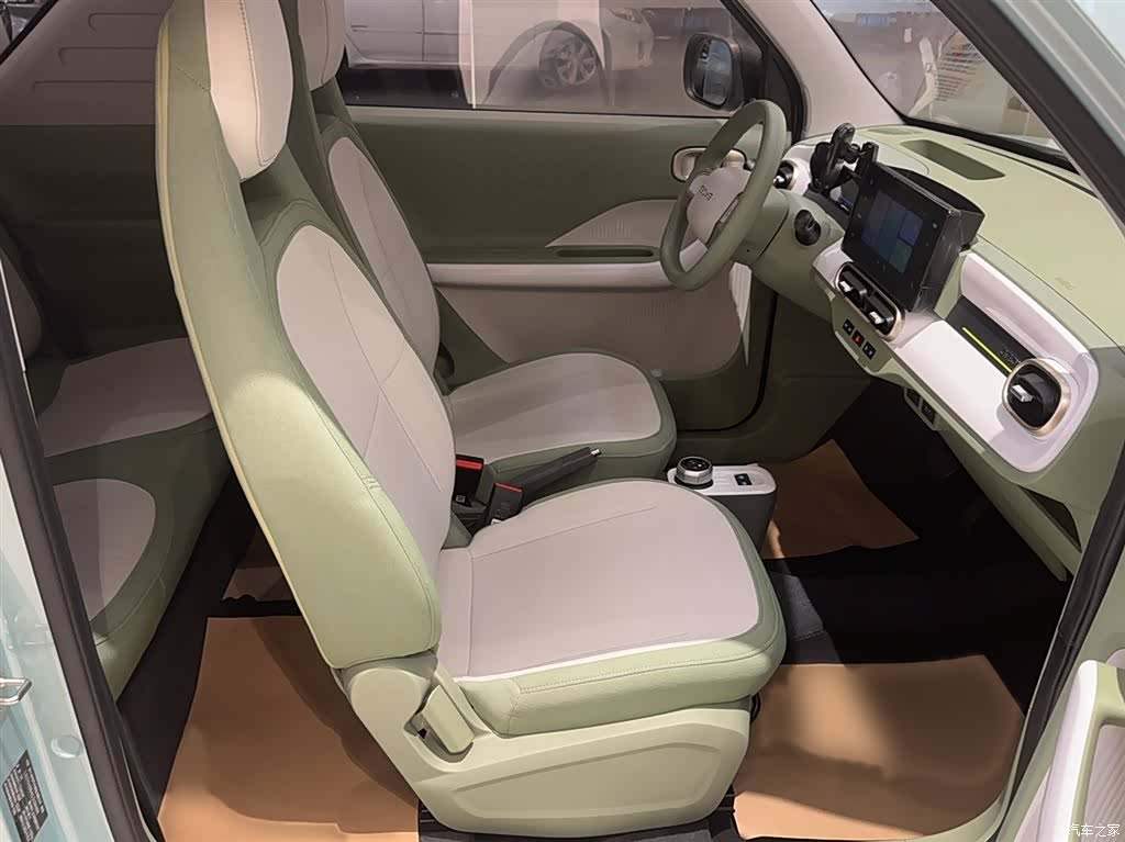 Geely Panda, 2025 17