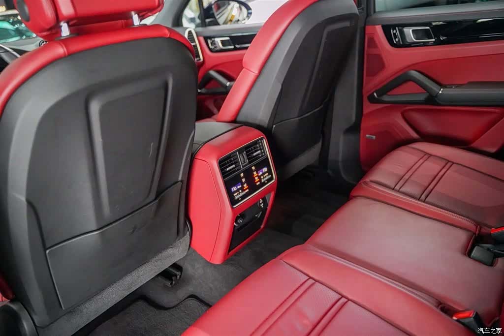 Porsche Cayenne, 2021 12