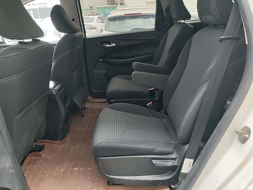 Wuling 730, 2021 17