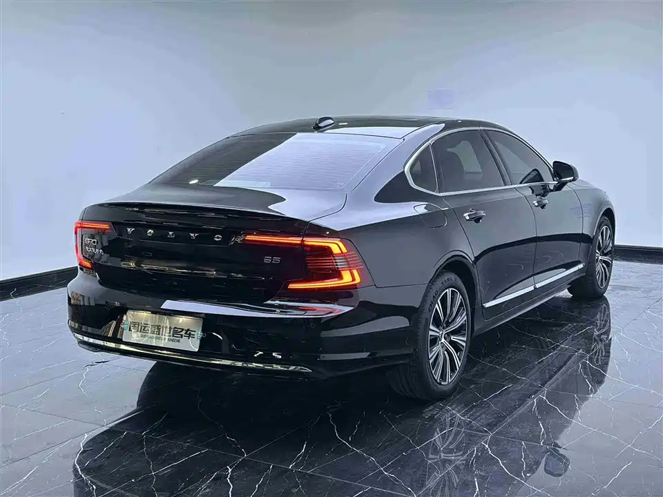 Volvo S90